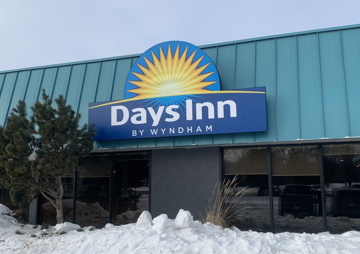 Days Inn Cabinet Sign